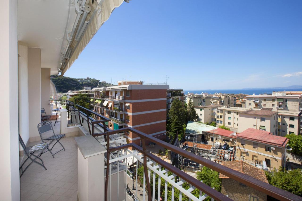 Amore Rentals - Appartamento Cielomare Сорренто Екстер'єр фото